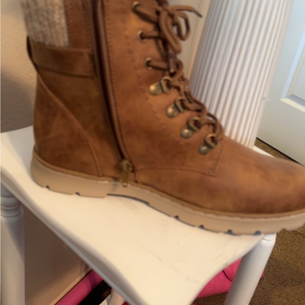 Brown Lace-Up Boots